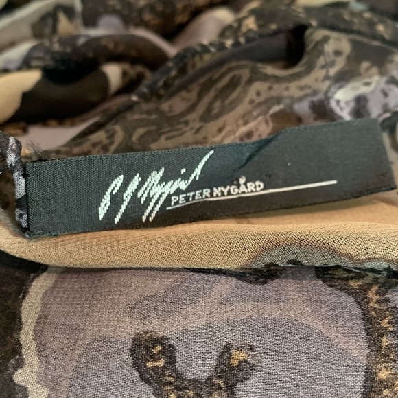 Peter Nygard VERY Large Silk Scarf Sarong Sized - 36” by 72” - Picture 8 of 12